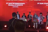 Pemberian Penghargaan WINNER “The Best National Body & Paint Dealer” kepada PT Dipo Internasional Pahala Otomotif Serang. (Foto: Istimewa)