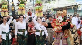 FKUB Kota Serang bersama Pemkot Serang, Satu Tahun Kepemimpinan Budi-Agis menggelar Kirab dan Pentas Seni Budaya Lintas Etnis, Suku, dan Agama. (Foto: Istimewa)