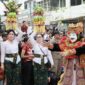 FKUB Kota Serang bersama Pemkot Serang, Satu Tahun Kepemimpinan Budi-Agis menggelar Kirab dan Pentas Seni Budaya Lintas Etnis, Suku, dan Agama. (Foto: Istimewa)