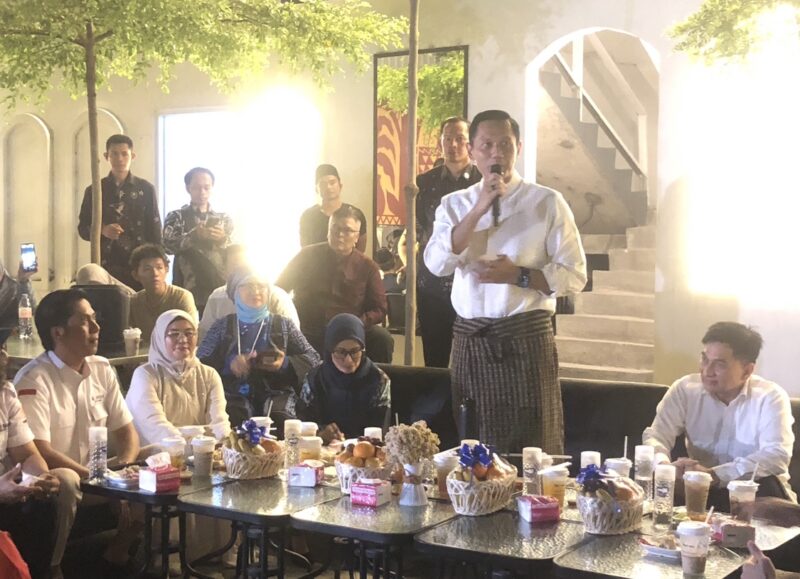 Mas Menteri AHY saat Diskusi Duduk, Dengar, Kreatif bersama Pegiat Ekonomi Kreatif Provinsi Banten. (Foto: Bantenesia)