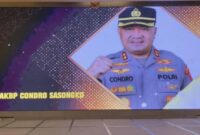 Kabagbinkar Biro SDM Polda Jawa Barat, Condro Sasongko, menerima Penghargaan yang diberikan oleh Pokja Ekbispar Banten, dengan Program “Ngariung Iman Ngariung Aman” nya, dalam Acara Ekbispar Awards 2026 “Awarding And Charity”. (Foto: Istimewa)