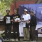 Heru Anwari Launching Buku “Suara dari Alaska”, di Teater Terbuka Rumah Dunia, Kota Serang. (Foto: Bantenesia)