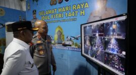 Kapolda Banten, Kapolda Banten Irjen Pol Hengki, bersama Gubernur Banten 
, Andra Soni saat peninjauan ke Pos Pemantauan Arus Mudik Lebaran 2026. (Foto: Istimewa)