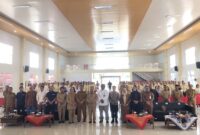 Foto Bersama seusai Upacara Pembukaan Diklat SATPAM Gada Pratama, para Peserta Diklat SATPAM Gada Pratama dengan Direksi PT TEGAS dan Wakil Bupati Serang, Muhammad Najib Hamas, Disnakertrans Kabupaten Serang. (Foto: Bantenesia)