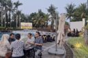 Sejumlah pengunjung calon pengantin & keluarga, melakukan konsultasi untuk resepsi pernikahan, di acara Intimate Wedding Showcase The Royale Krakatau Hotel Cilegon, Jumat (8/5/2026). (Foto: Istimewa)