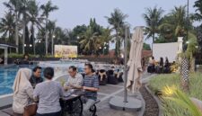 Sejumlah pengunjung calon pengantin & keluarga, melakukan konsultasi untuk resepsi pernikahan, di acara Intimate Wedding Showcase The Royale Krakatau Hotel Cilegon, Jumat (8/5/2026). (Foto: Istimewa)