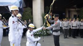 Kapolda Banten, Irjen Pol Hengki saat Upacara Penyambutan Tanda Kehormatan Samkarya Nugraha Sakanti yang dianugerahkan oleh Presiden Republik Indonesia, Prabowo Subianto, kepada Polda Banten. (Foto: Istimewa)