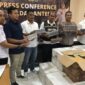 Polda Banten Ungkap Peredaran RokokTanpa Pita Cukai, Amankan 89 Bal Rokok Ilegal. (Foto: Bantenesia)