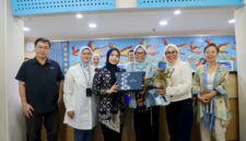 Bank BJB KCK Banten saat HARPELNAS 2026 bersama Ibu Direktur Operasional, dan Bupati Serang, Ratu Rachmatuzakiyah, juga Kepala Pimpinan BJB KCK Banten, Faridha Siregar. (Foto: Istimewa)