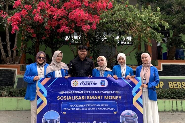 Mahasiswa UNPAM Serang Sosialisasikan Smart Money untuk Meningkatkan Pemahaman Manajemen Keuangan Siswa di Era Gen Z